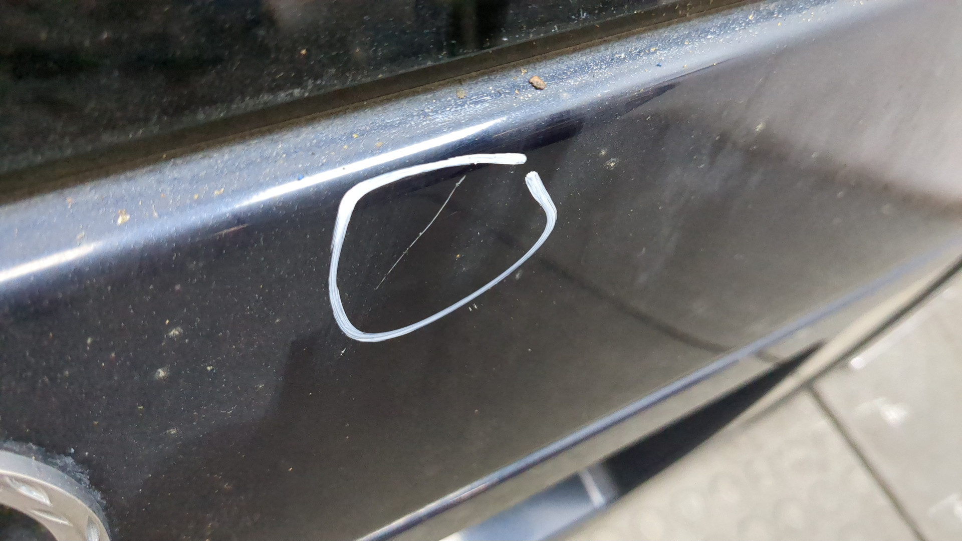 Дверь багажника