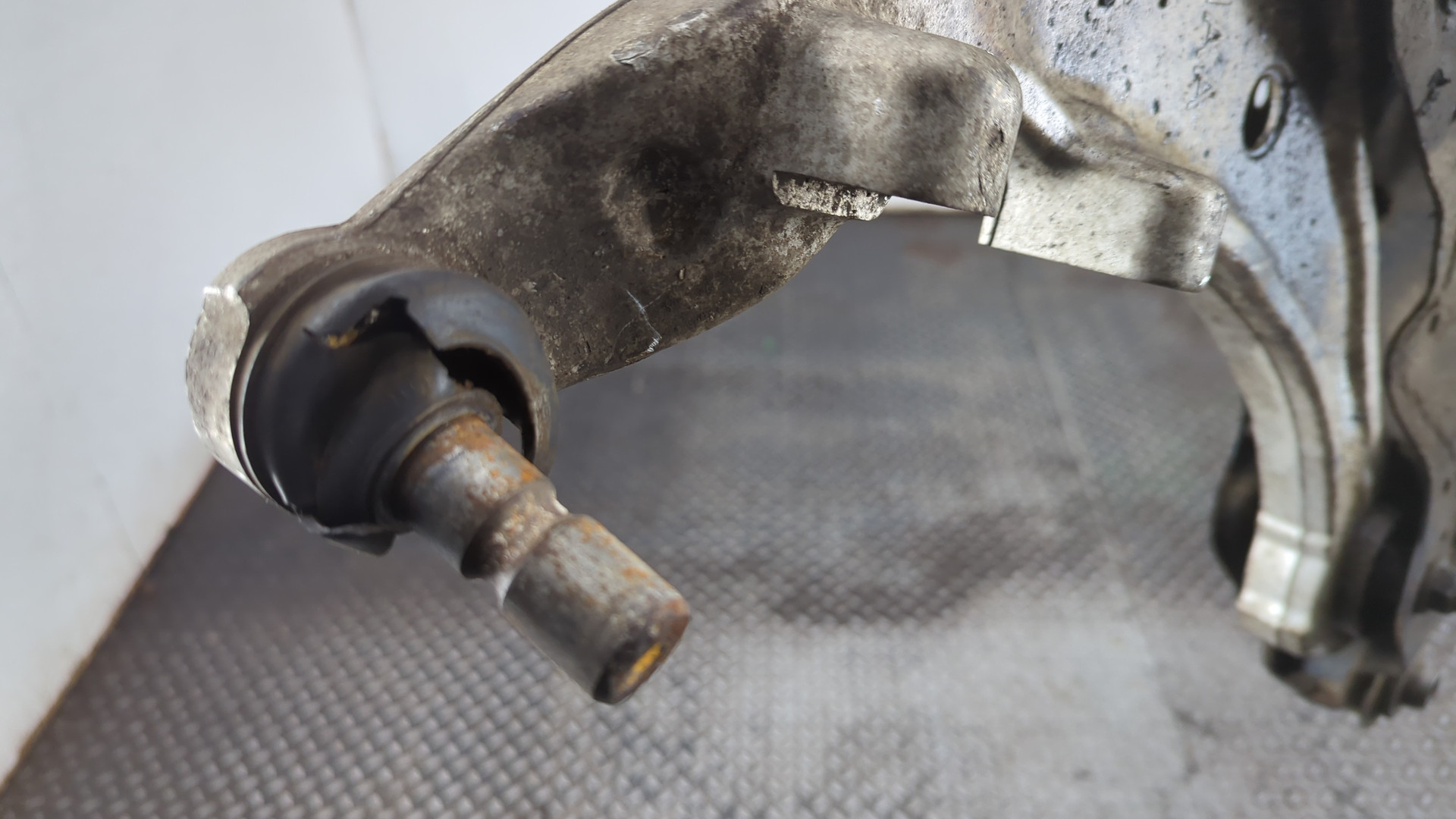 Балка подмоторная