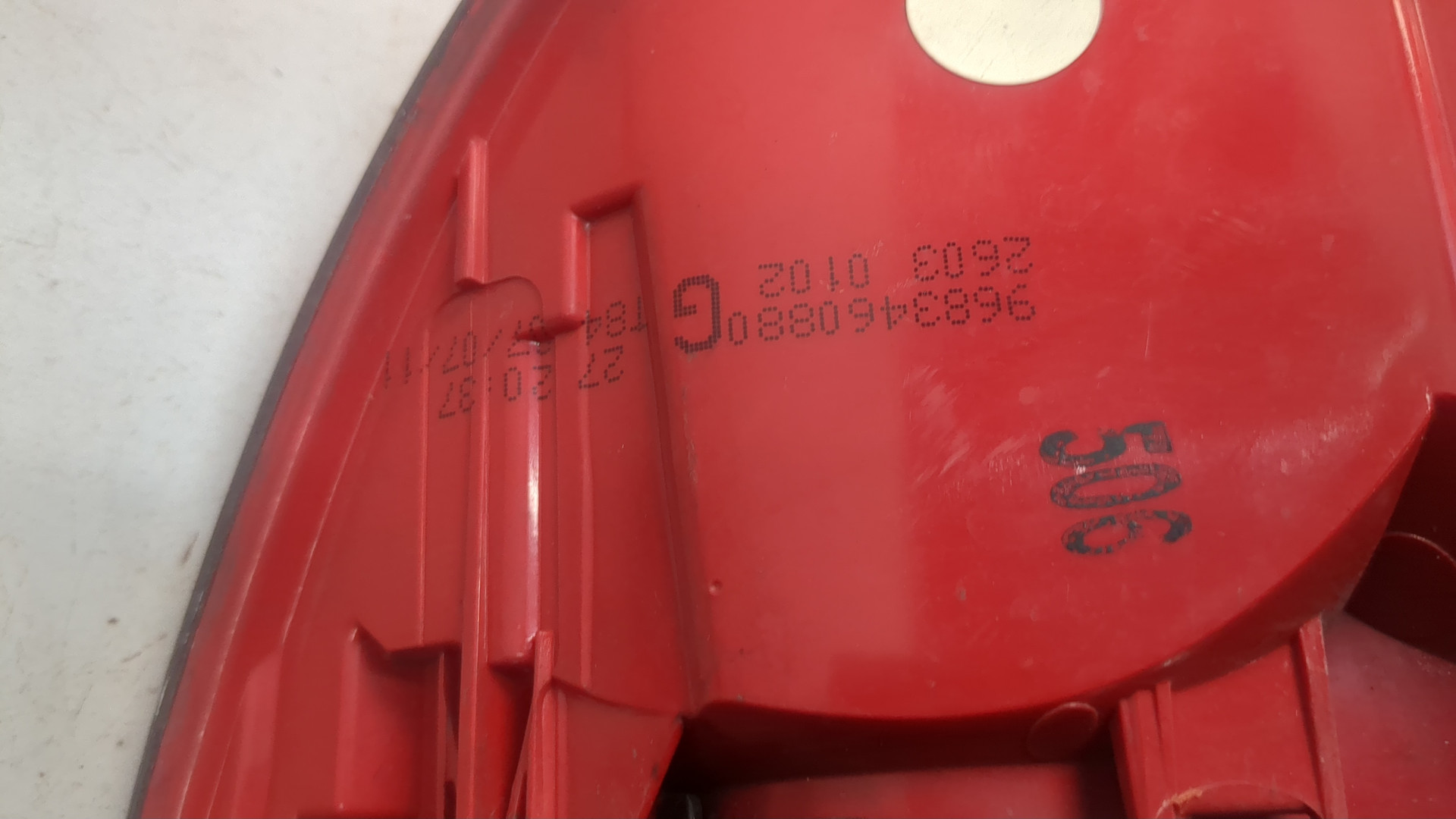 Фонарь задний левый