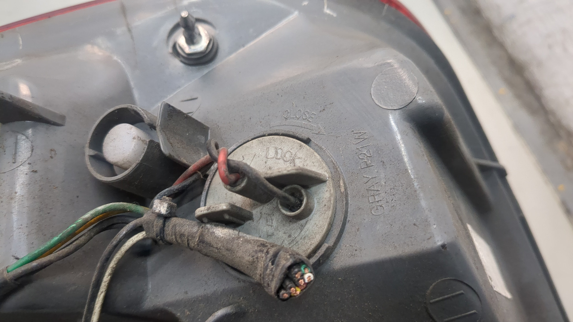 Фонарь задний левый