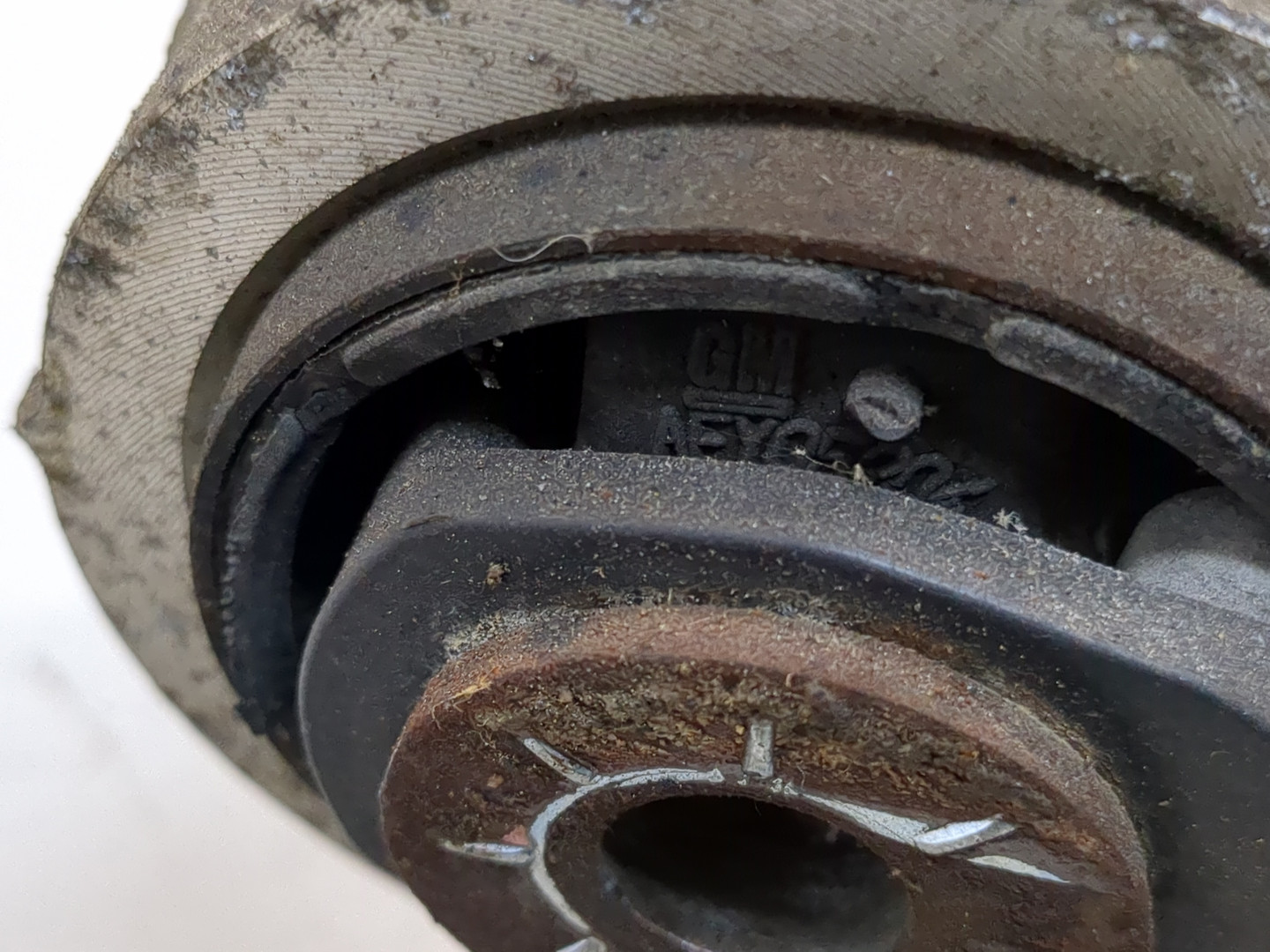 Рычаг передний левый