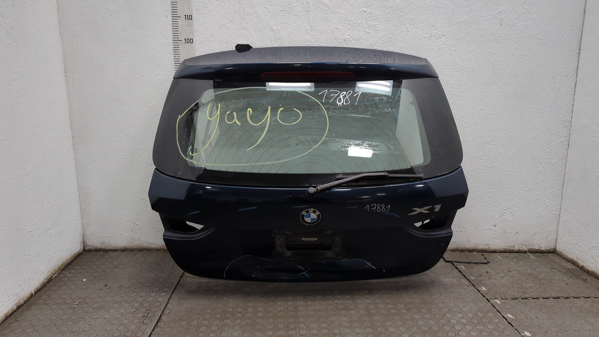 Дверь багажника