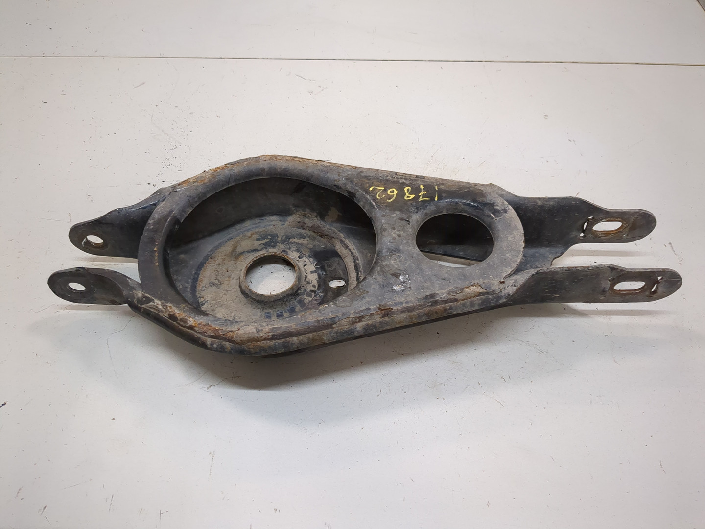 Рычаг задний