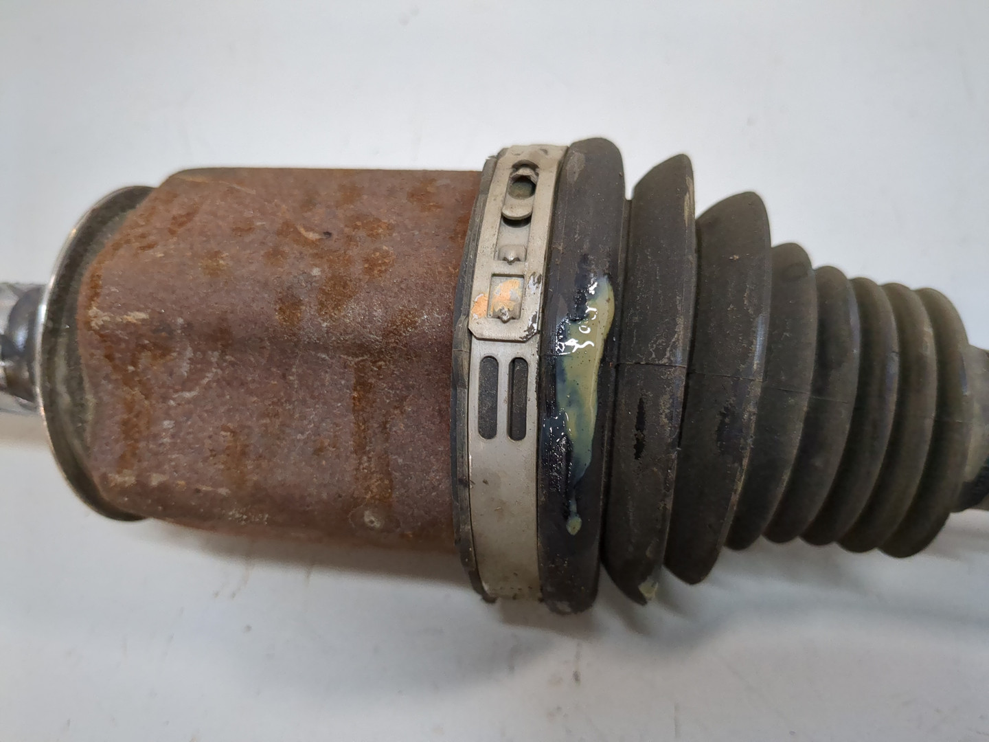 Полуось задняя