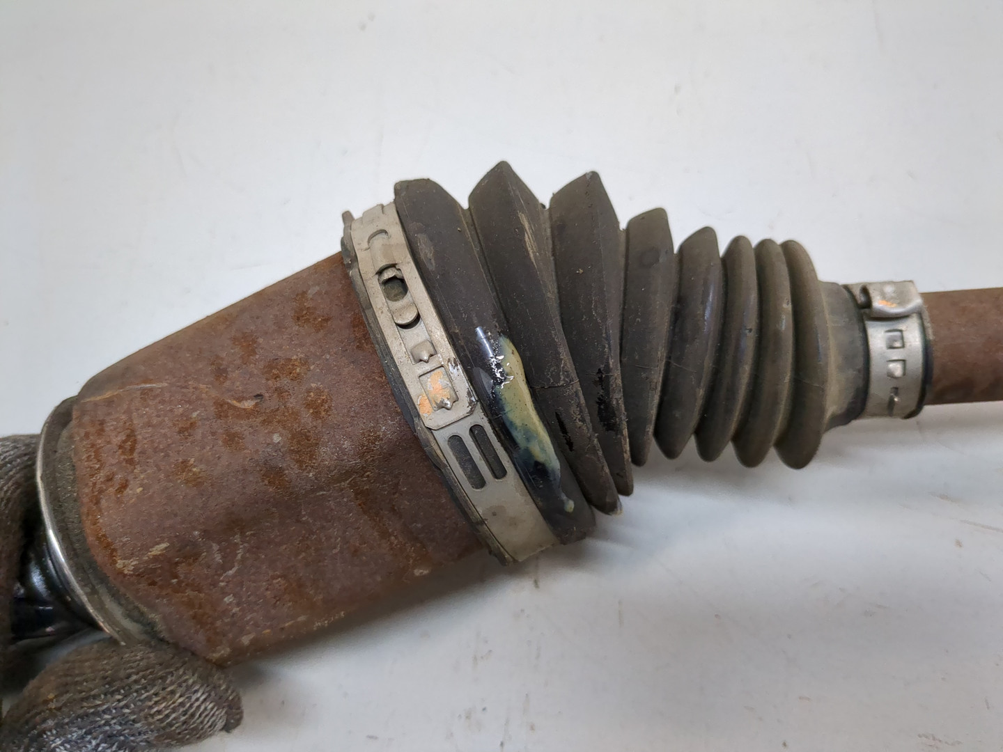 Полуось задняя