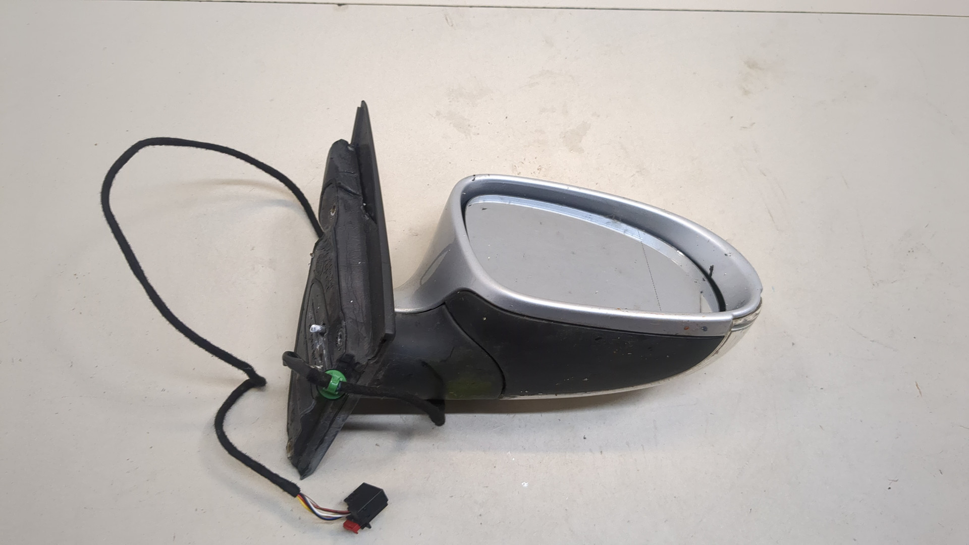 Зеркало правое электрическое