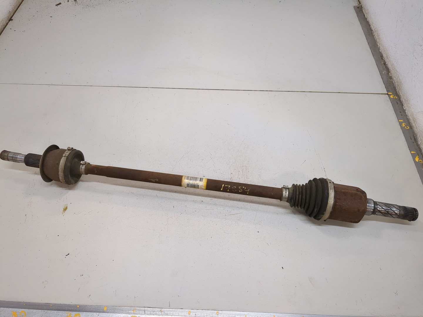 Полуось задняя