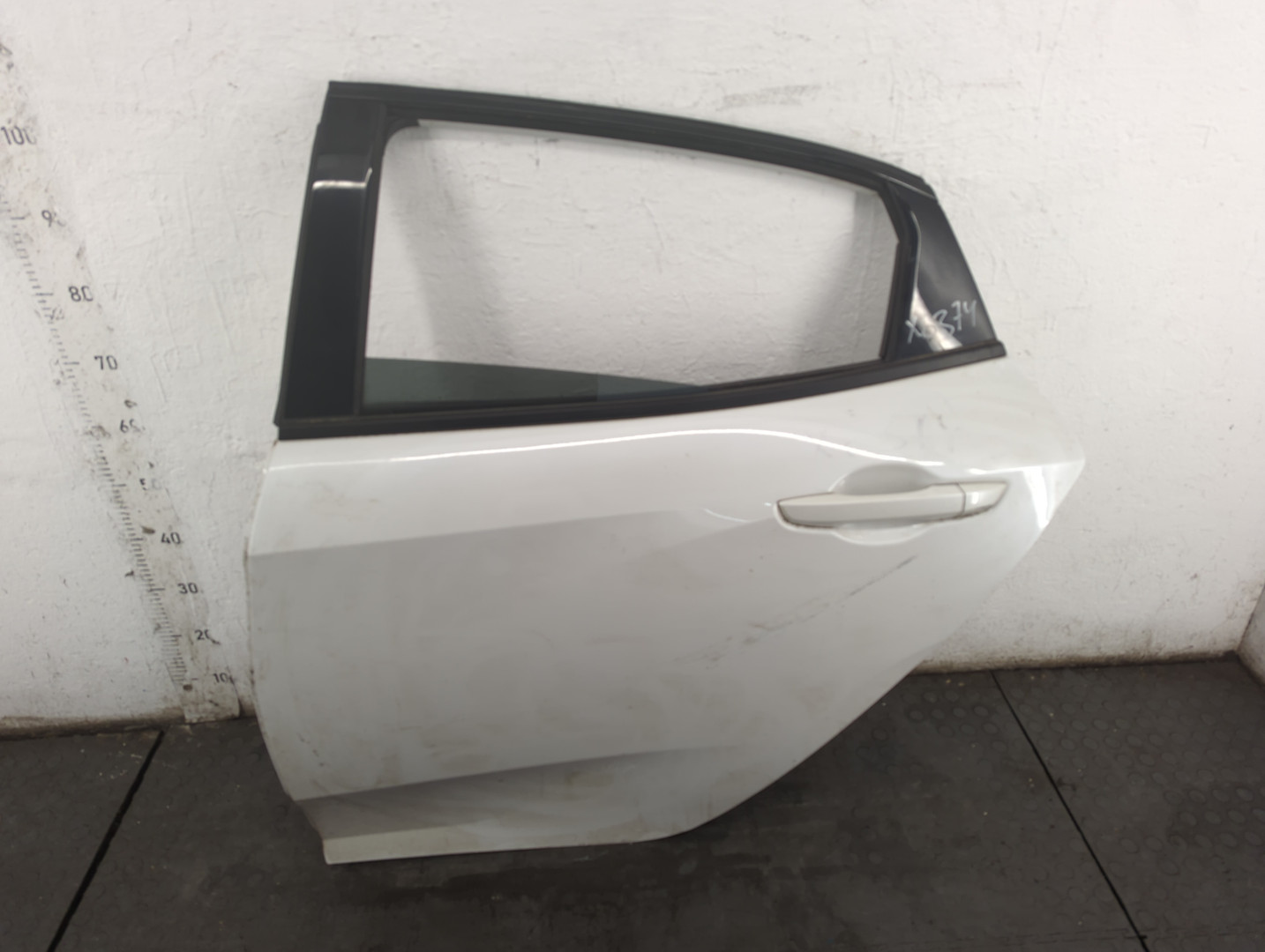 Дверь задняя левая