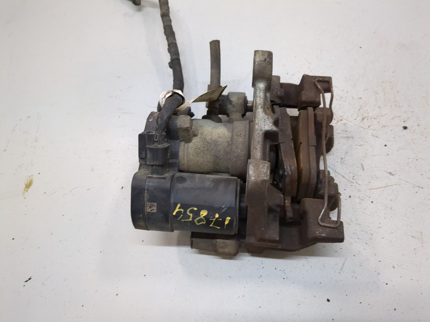 Суппорт задний левый