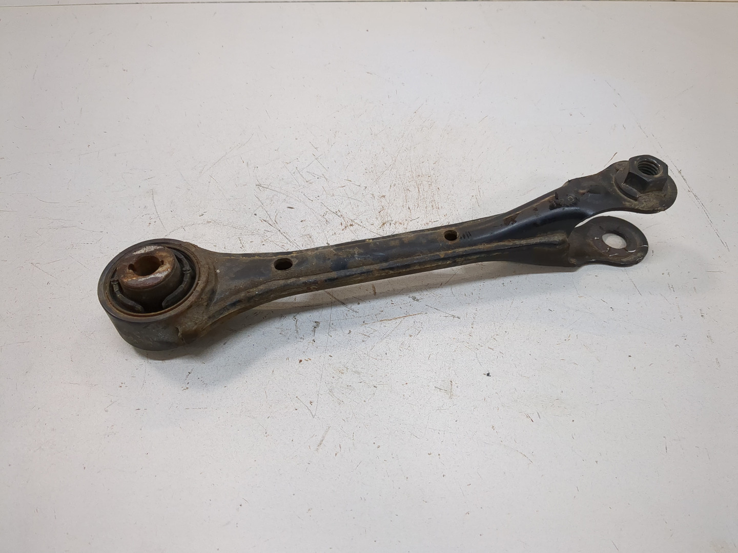 Рычаг задний