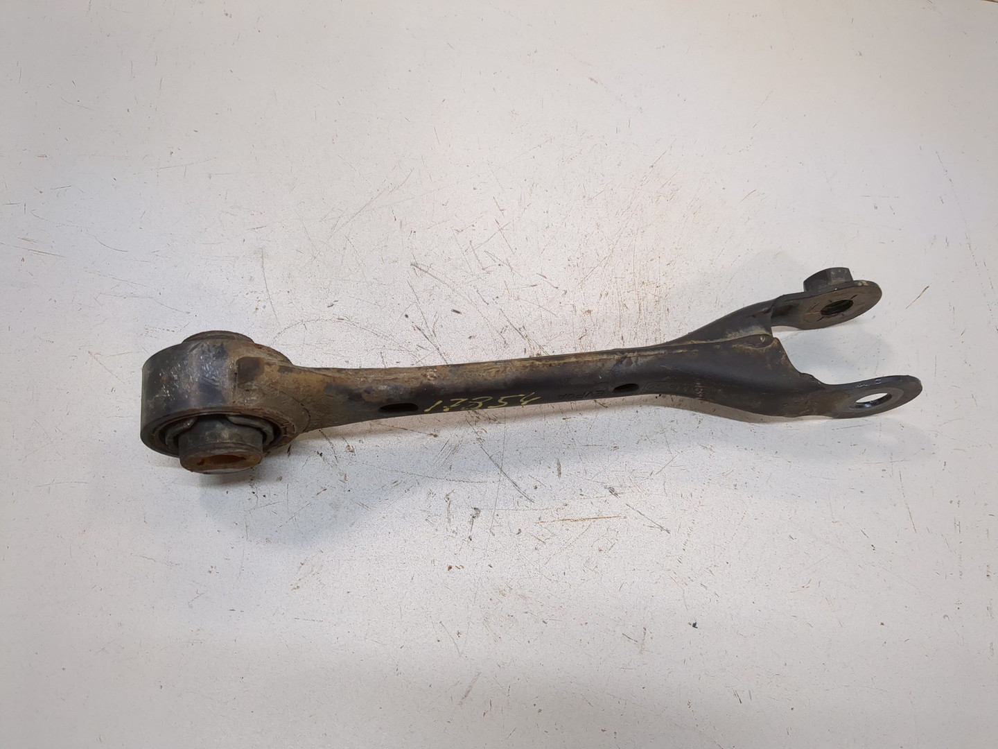 Рычаг задний