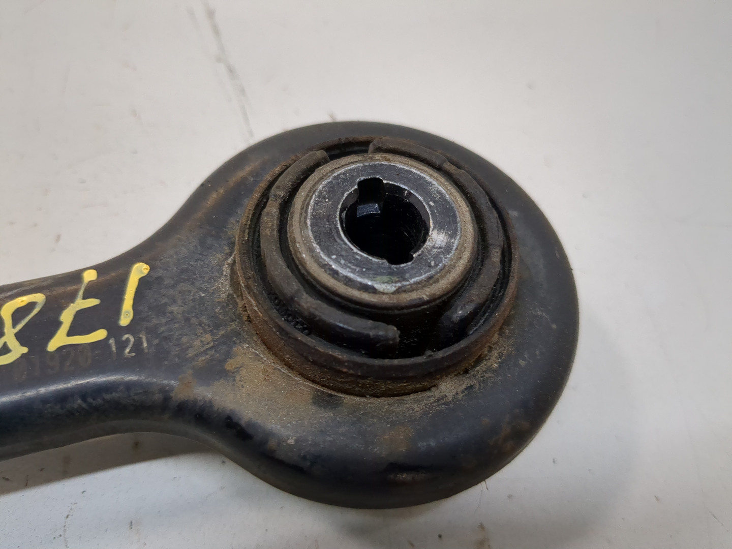 Рычаг задний