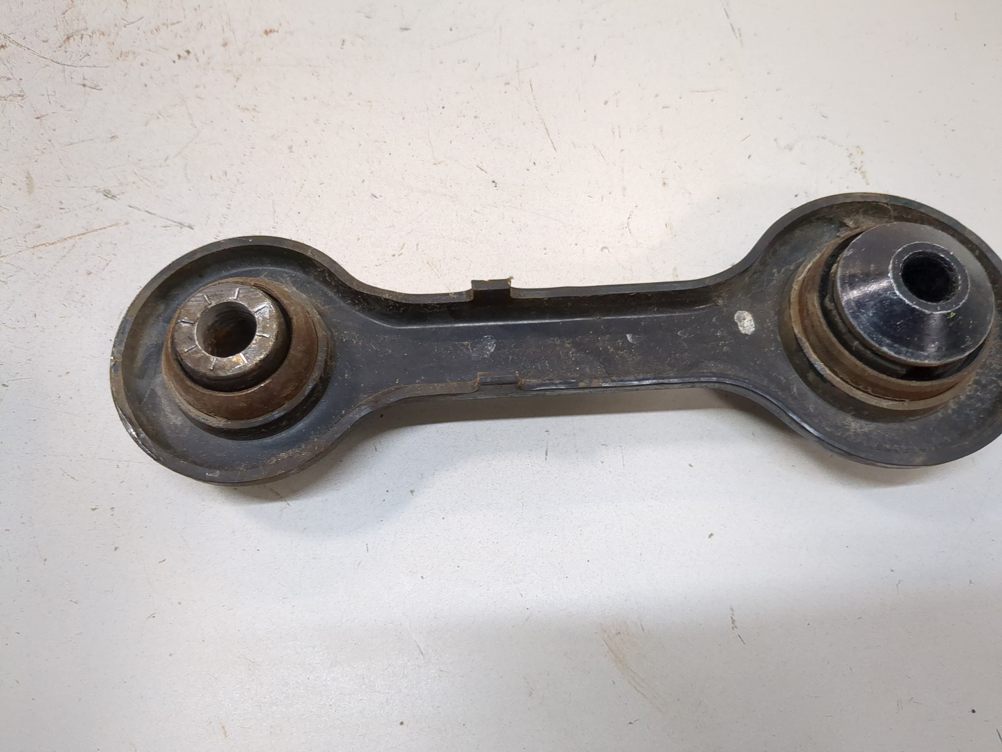 Рычаг задний