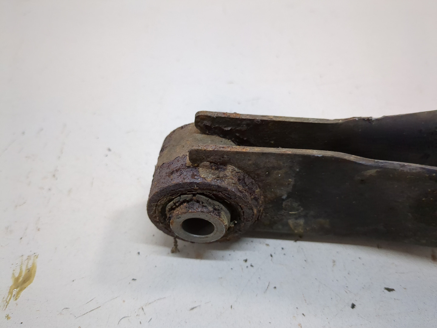 Рычаг задний