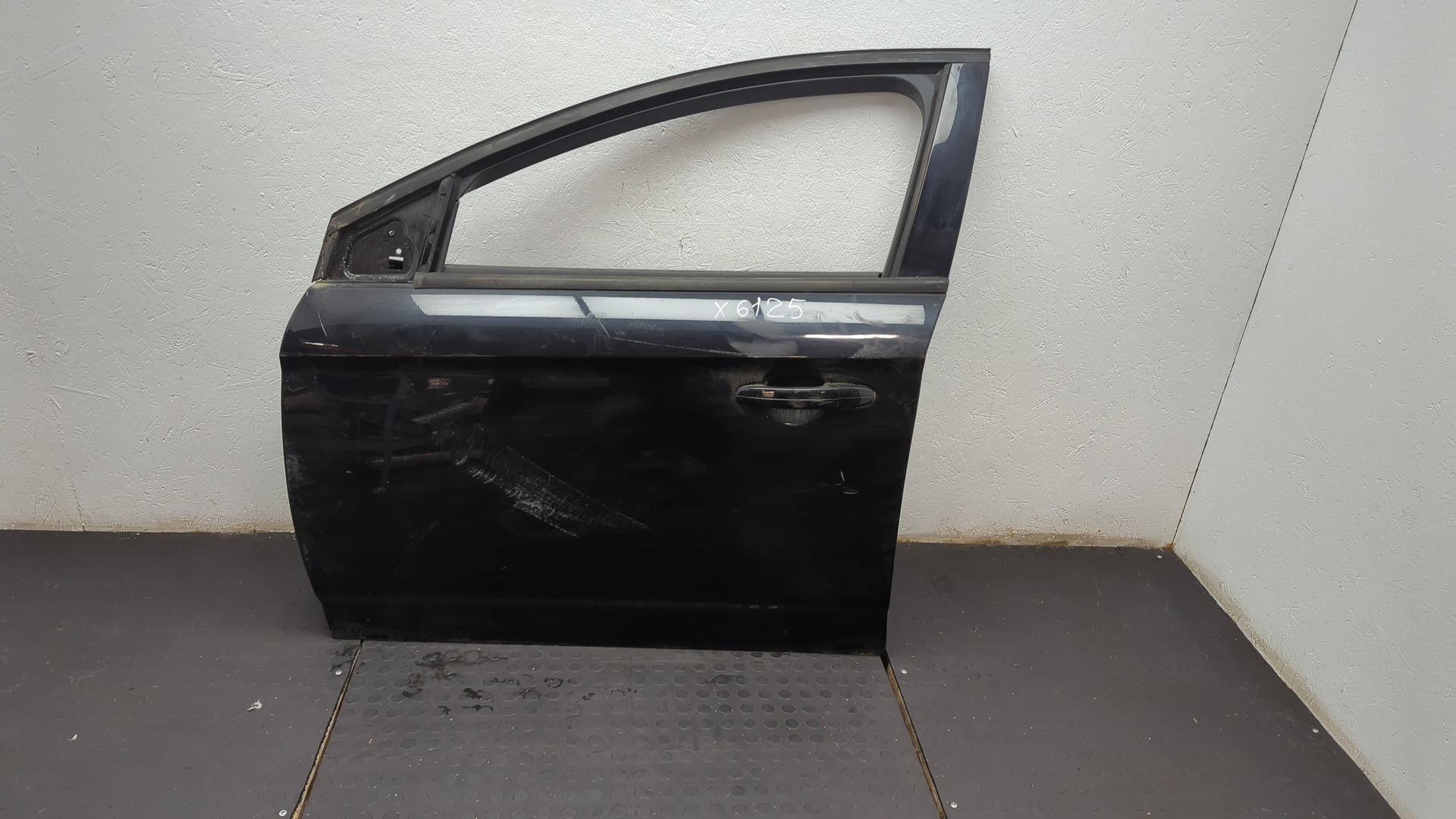 Дверь передняя левая