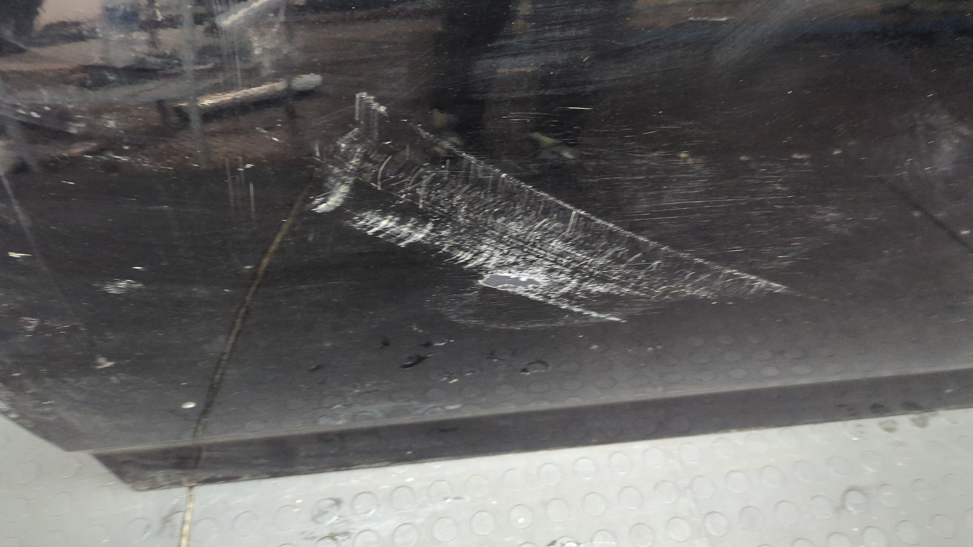 Дверь передняя левая