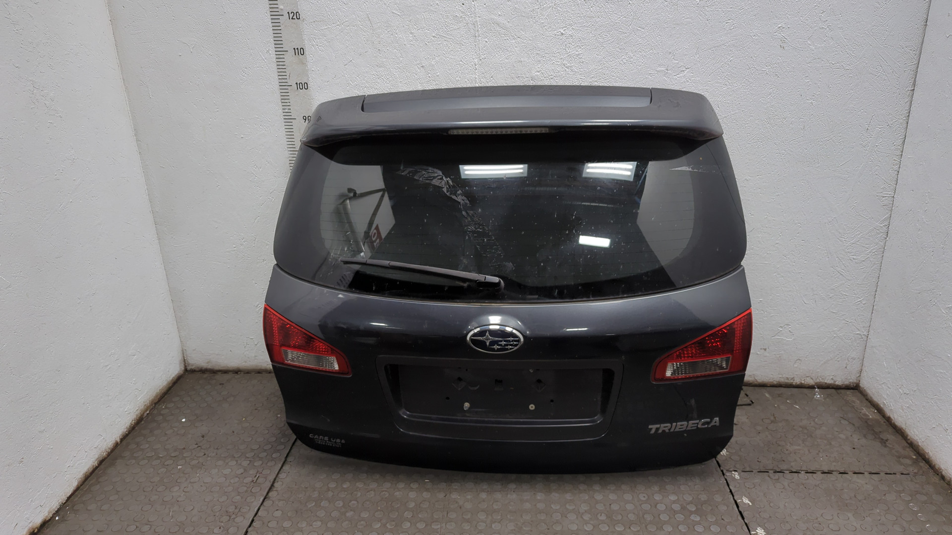 Дверь багажника