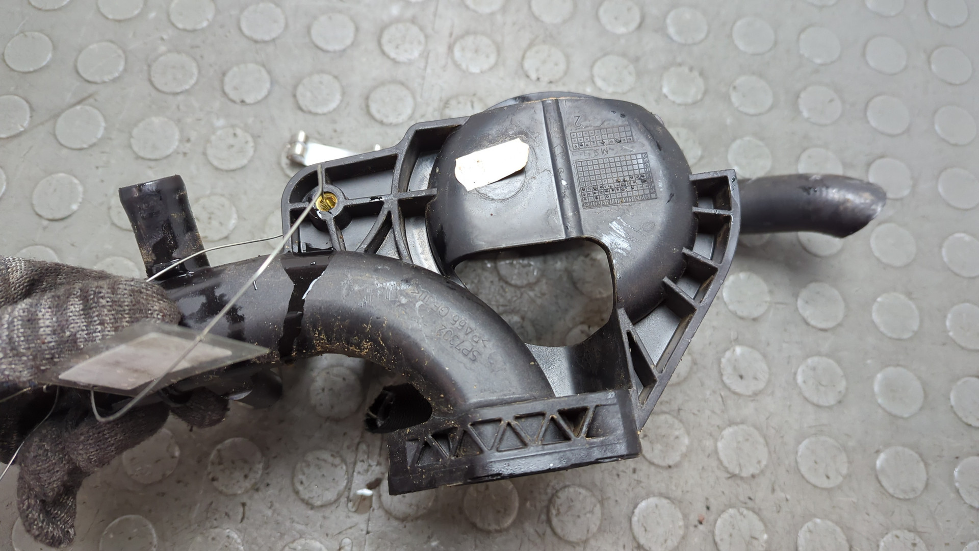 Кронштейн топливного фильтра