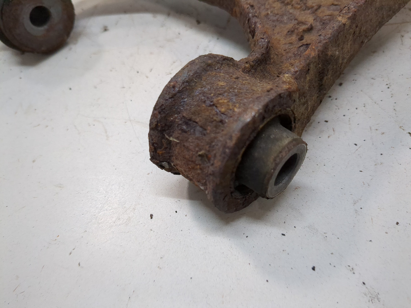 Рычаг задний правый