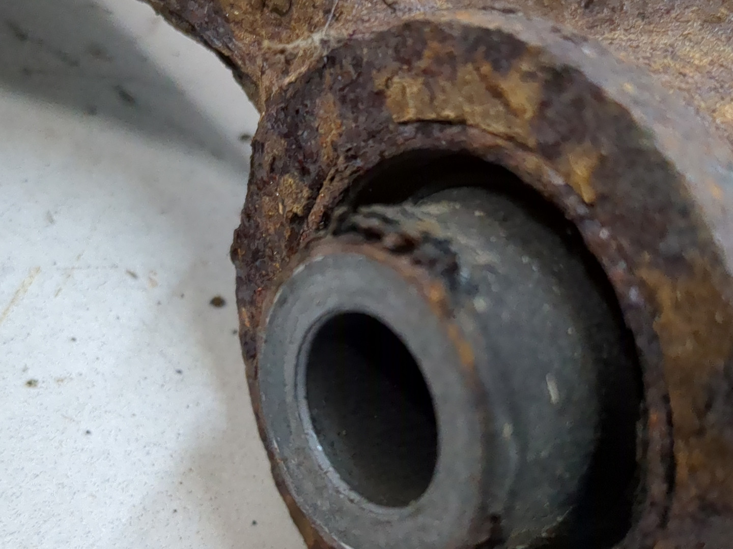 Рычаг задний правый