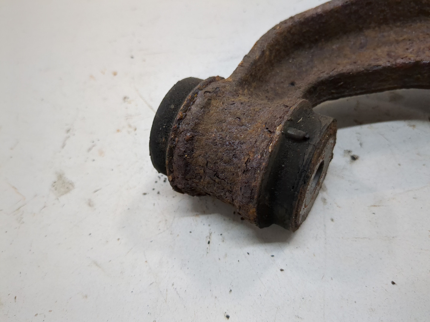 Рычаг задний правый