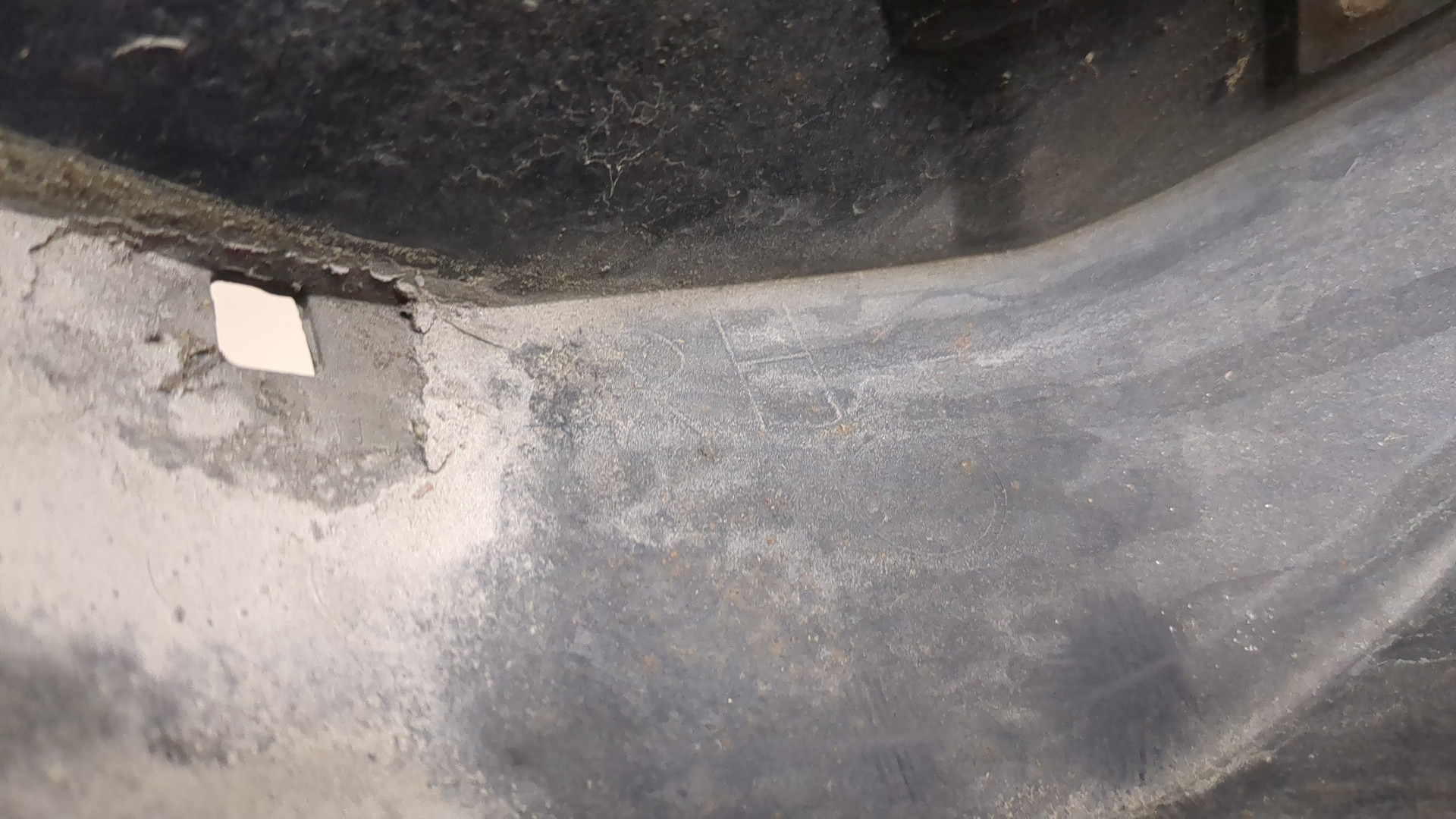 Брызговик задний правый