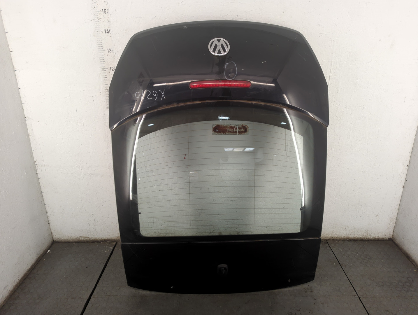 Дверь багажника