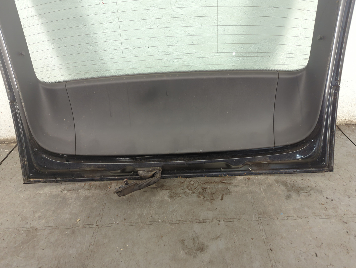 Дверь багажника