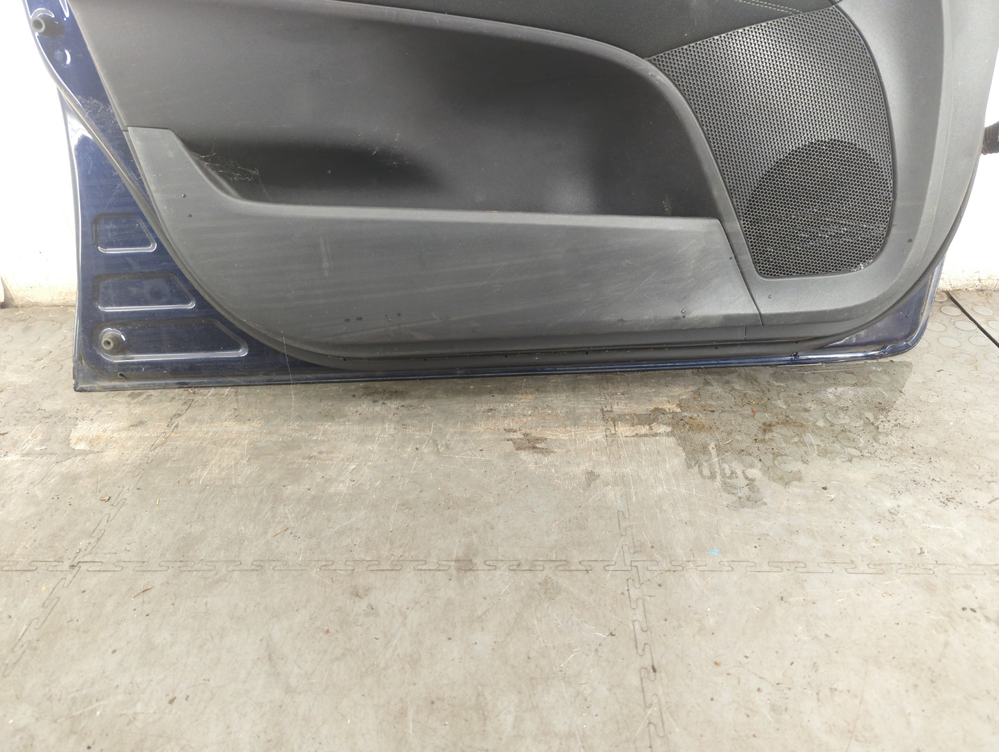 Дверь передняя левая