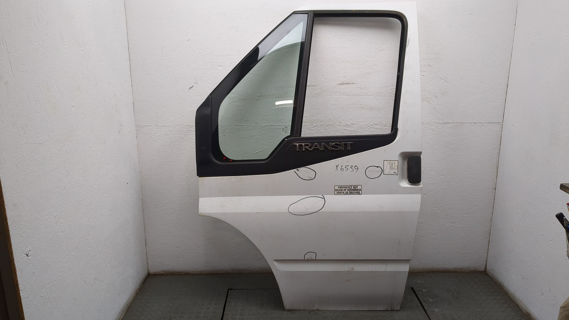 Дверь передняя левая