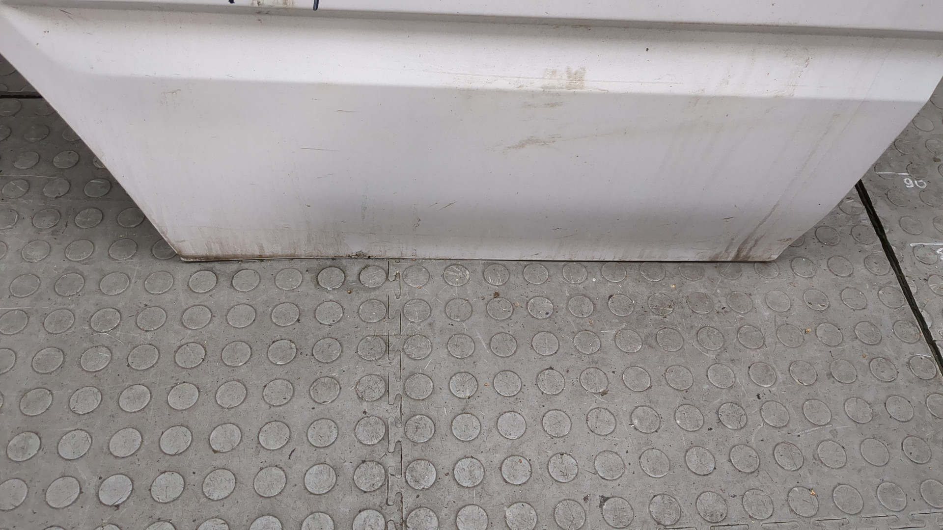 Дверь передняя левая