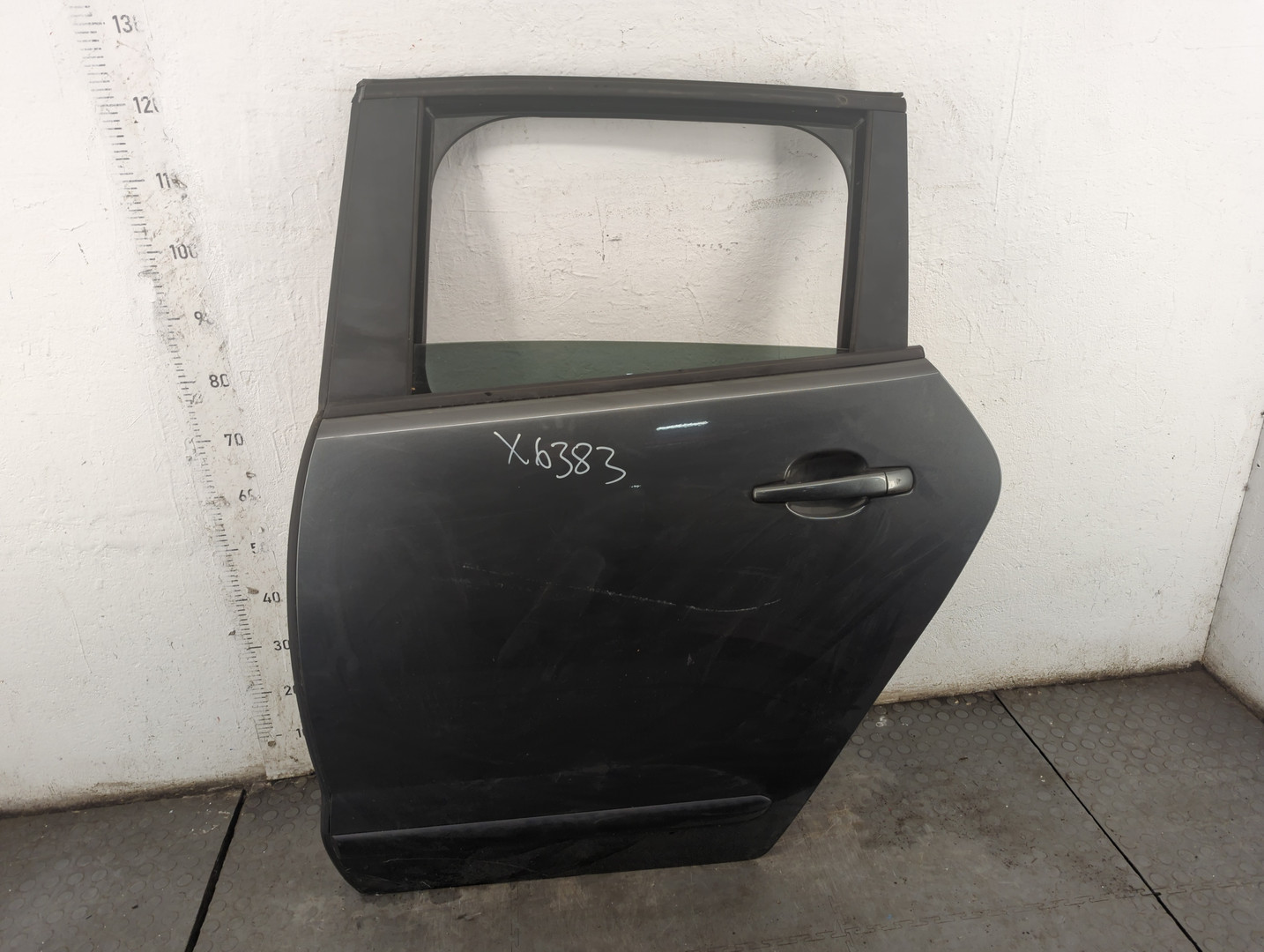 Дверь задняя левая