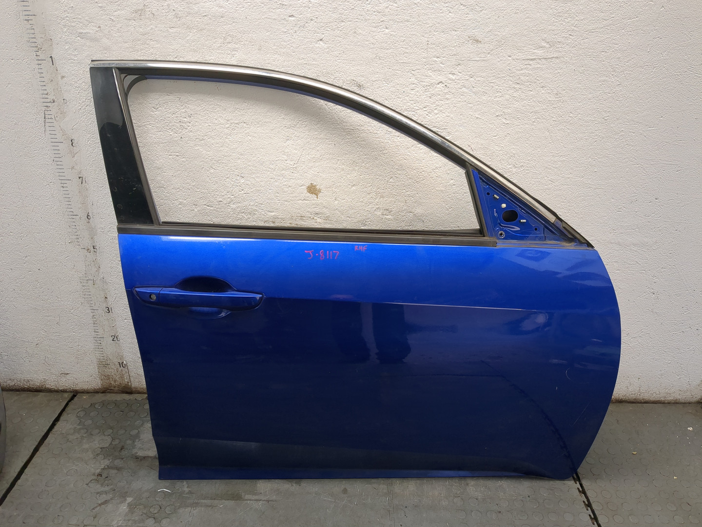 Дверь передняя правая