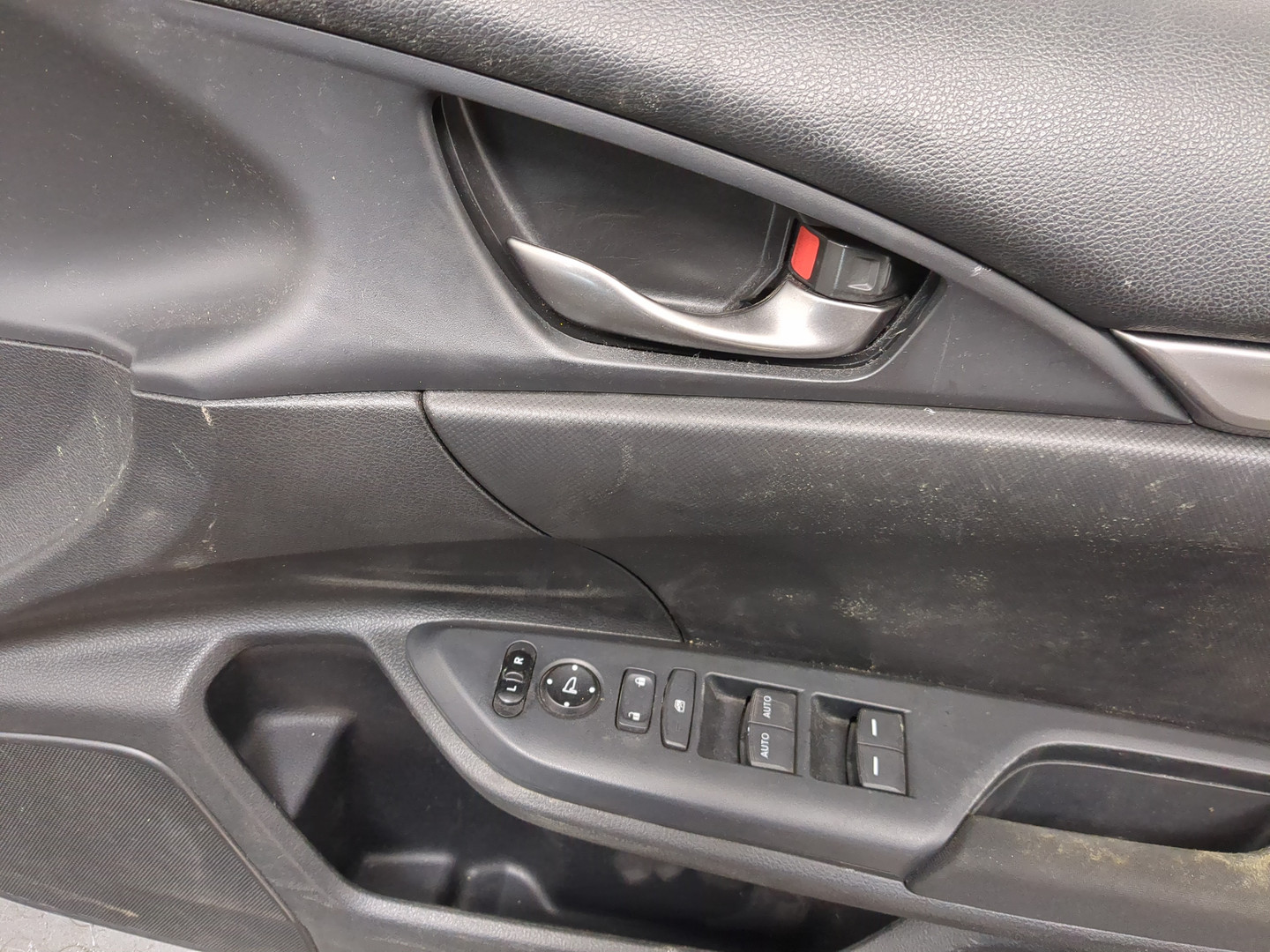 Дверь передняя правая