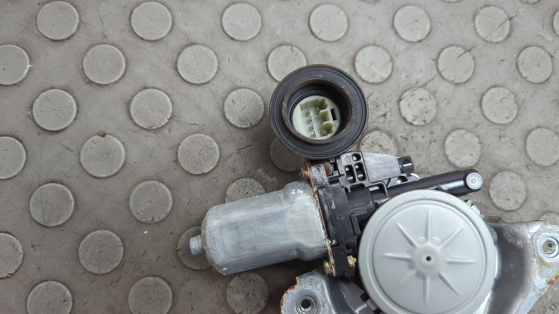 Стеклоподъемник электр. передний левый