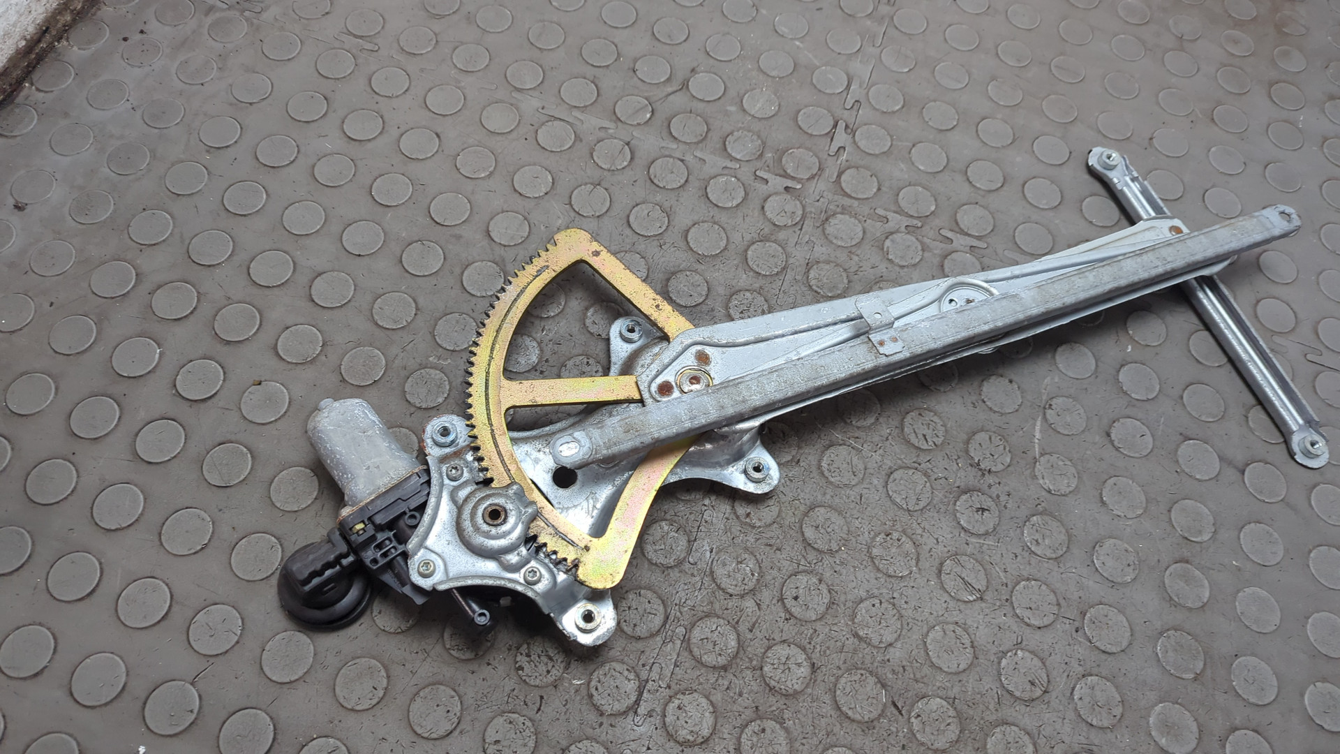 Стеклоподъемник электр. передний левый