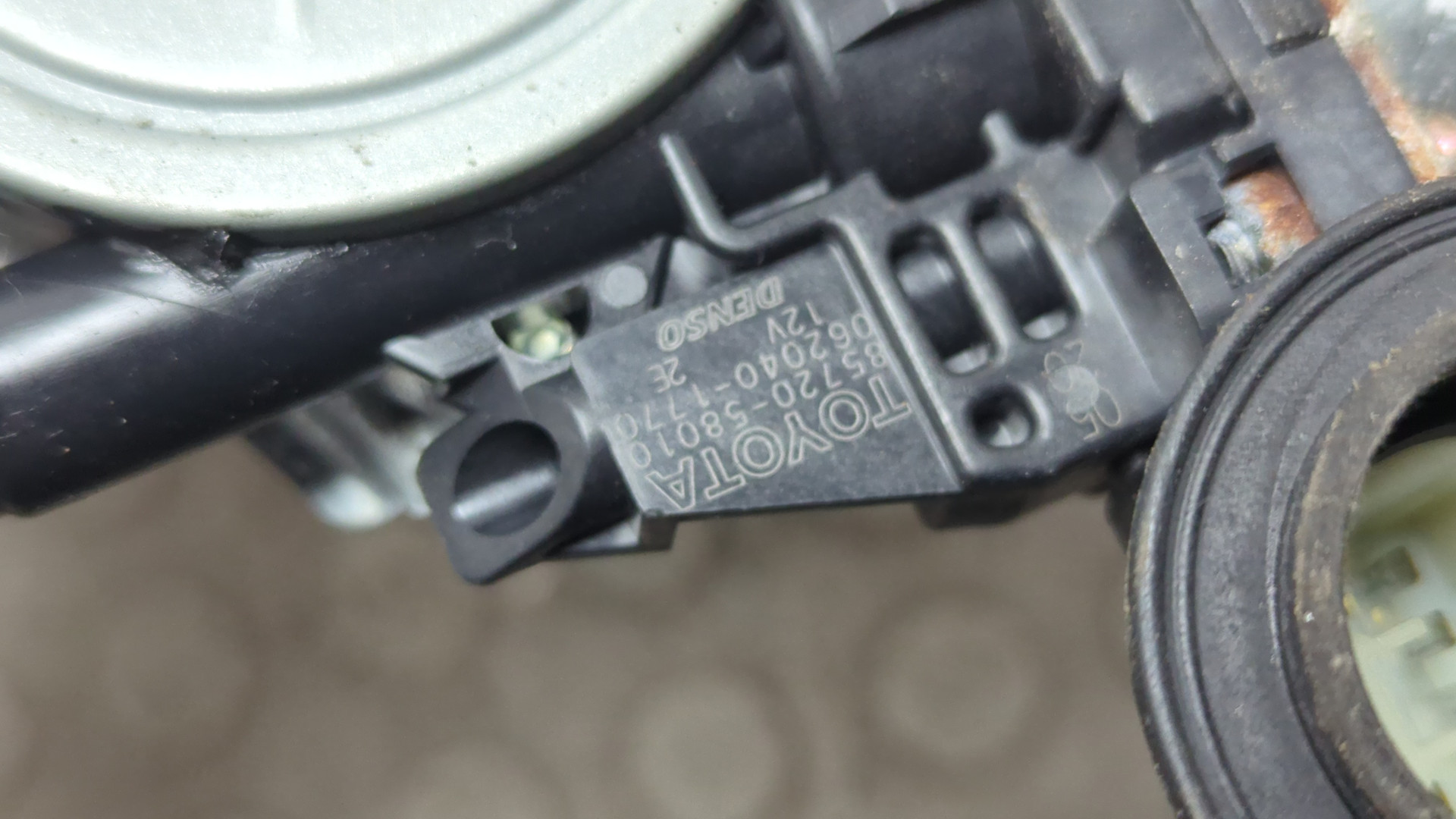 Стеклоподъемник электр. передний левый