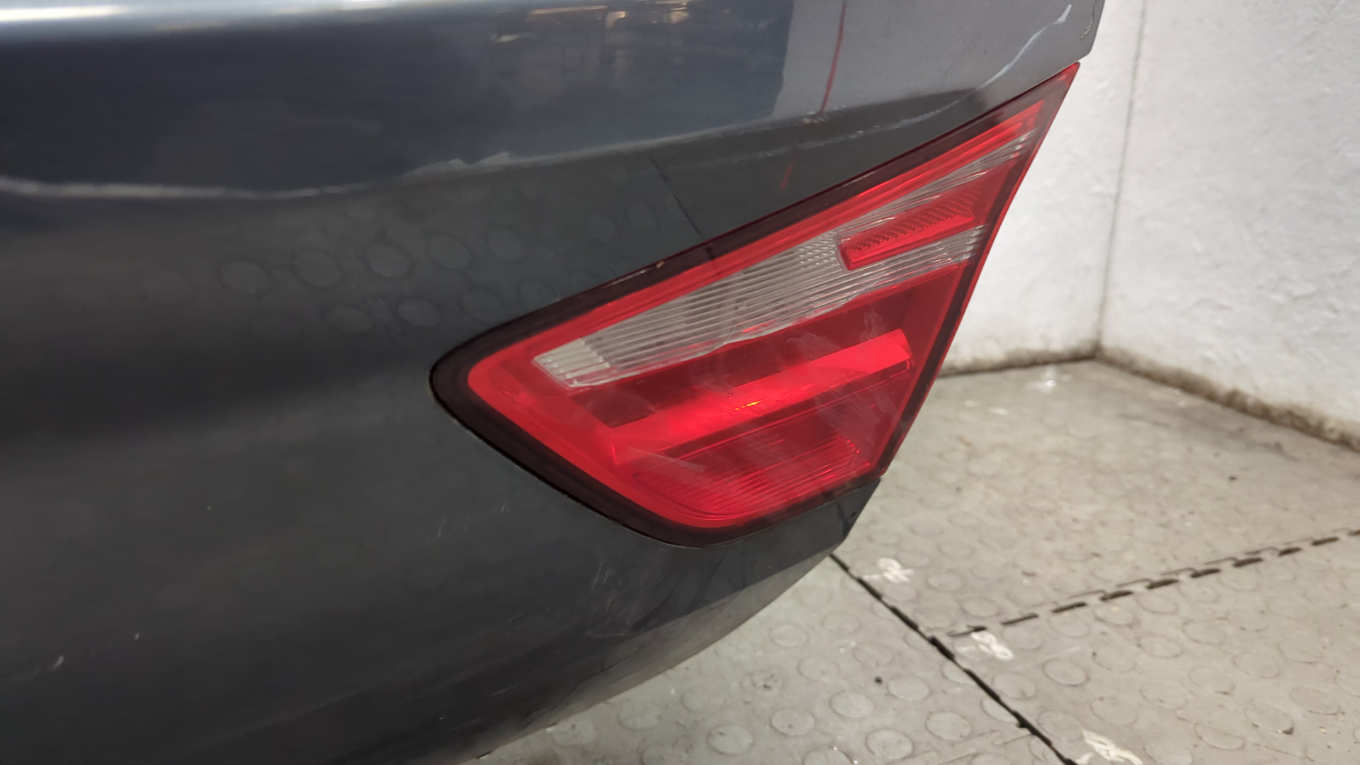 Дверь багажника