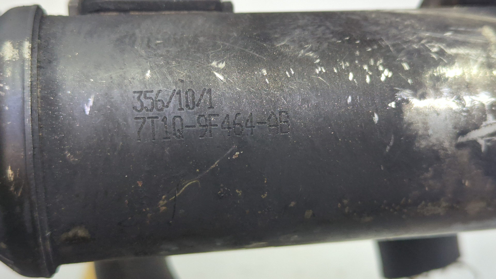 Тройник вентиляции картерных газов