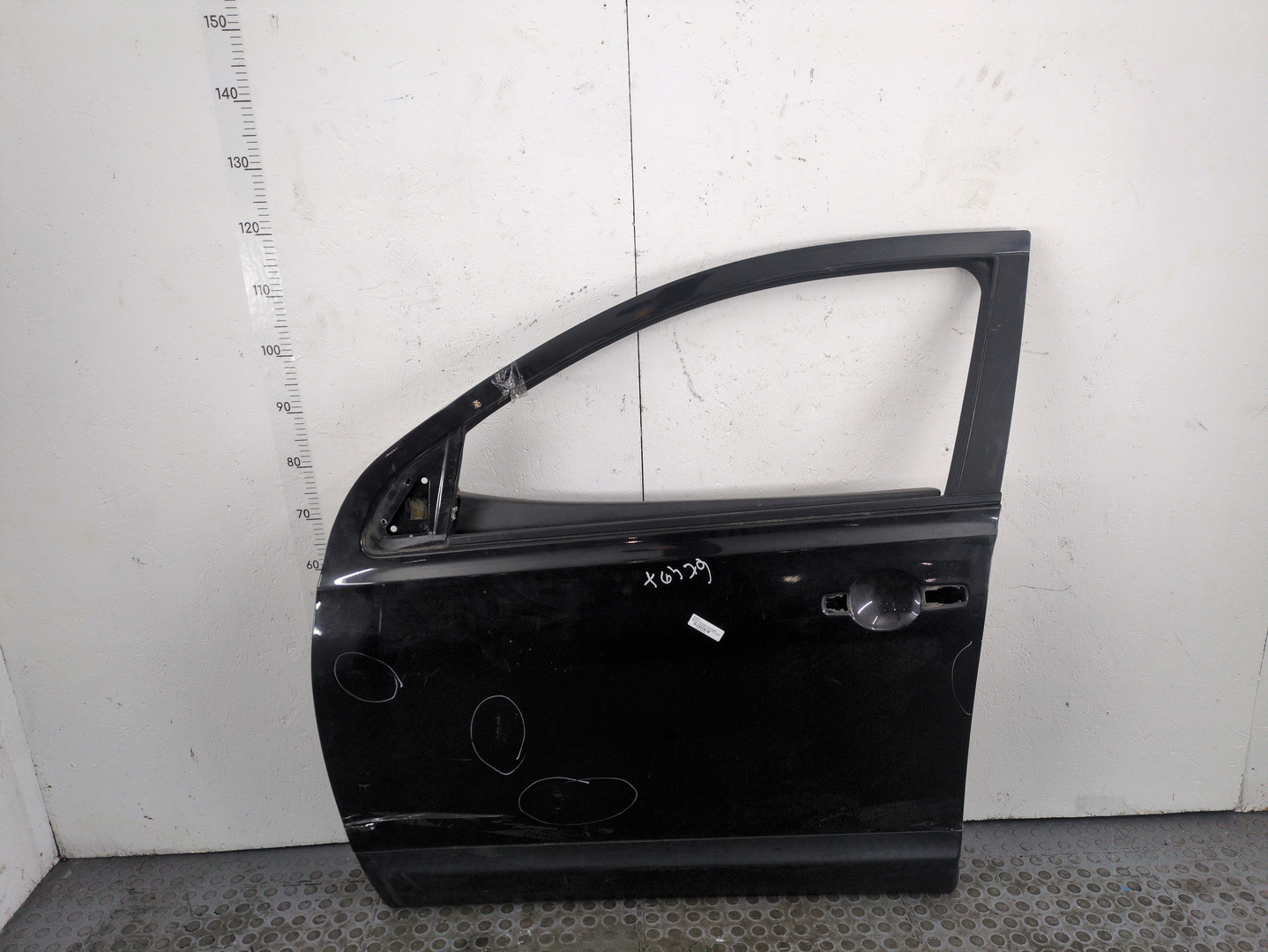 Дверь передняя левая
