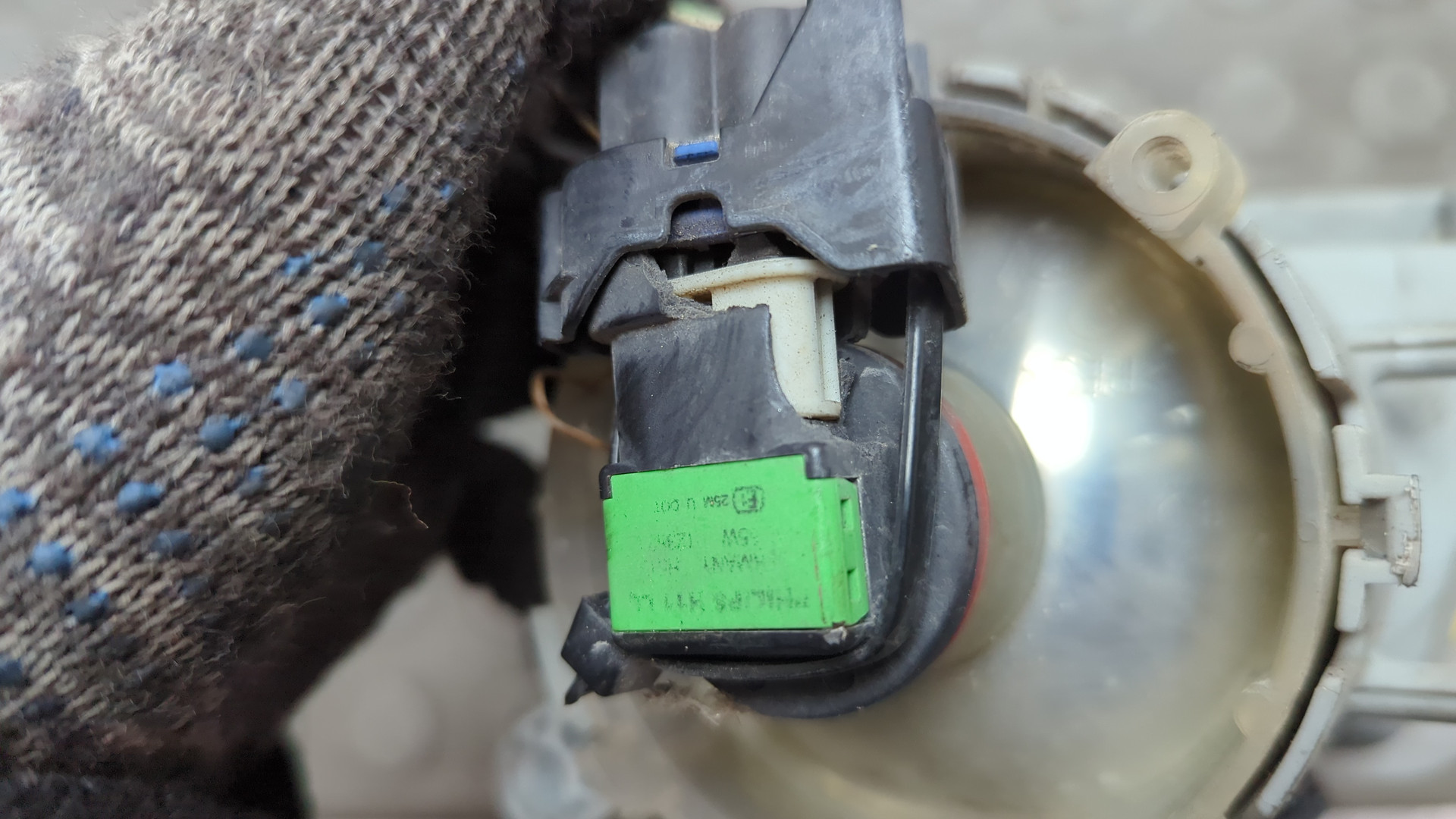 Фара противотуманная правая