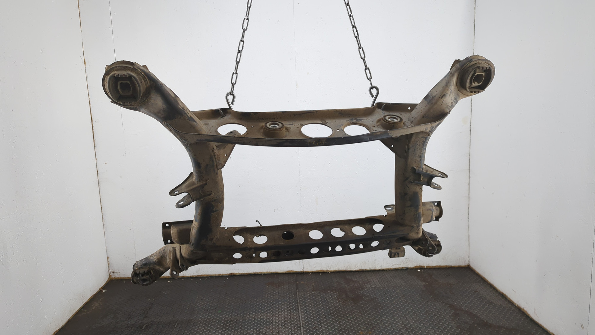 Балка задняя