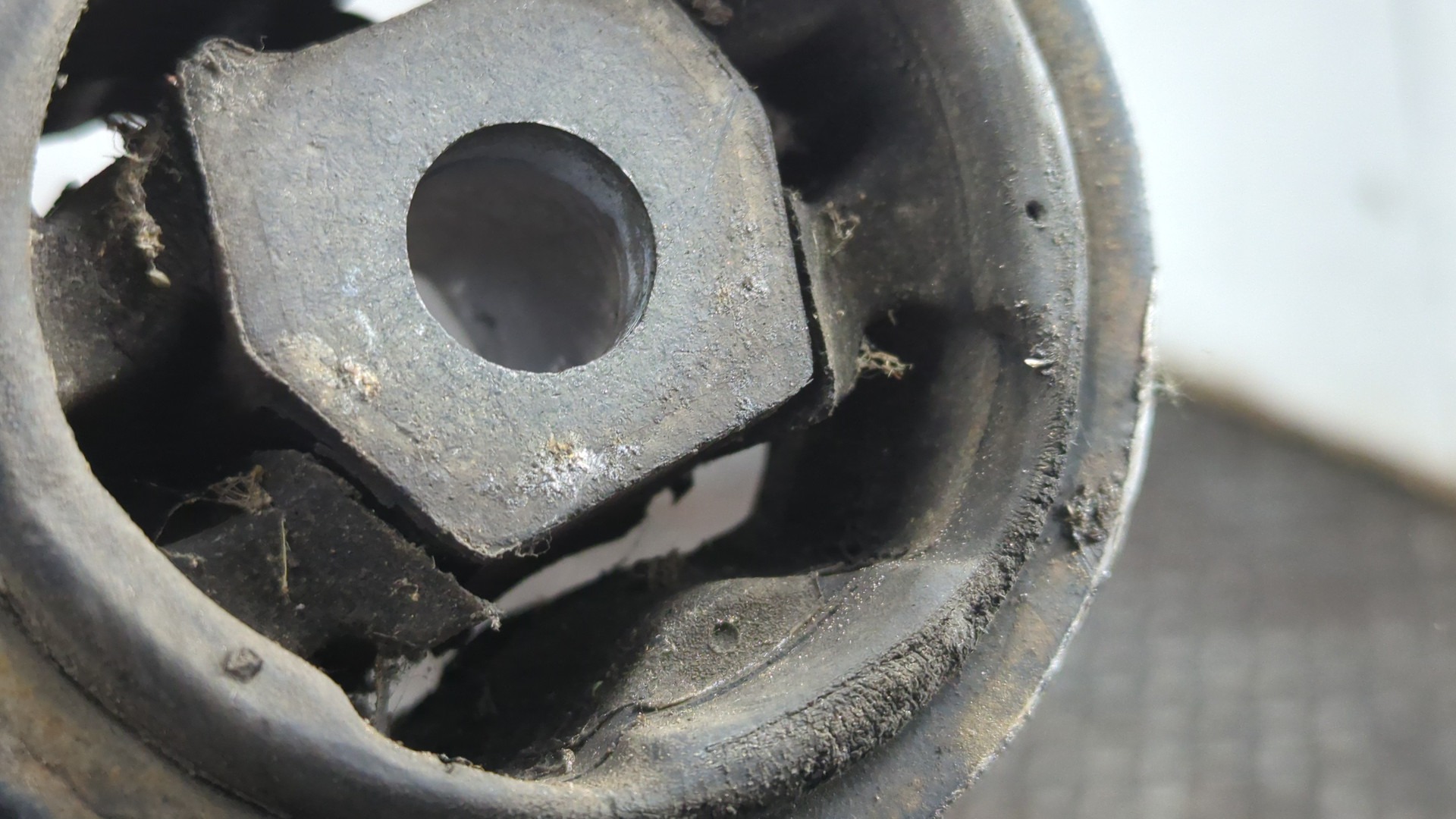 Балка задняя