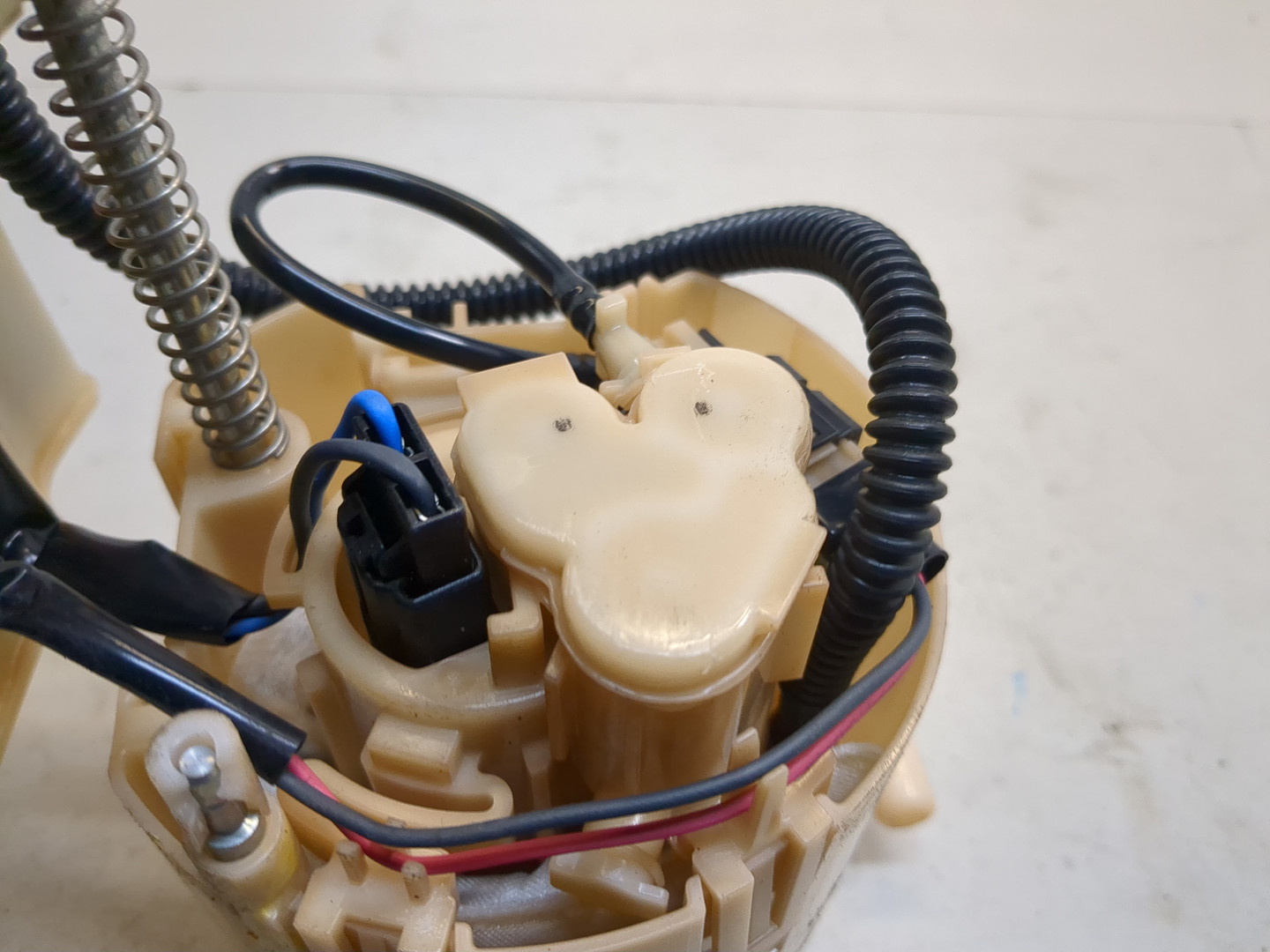 Насос топливный электрический