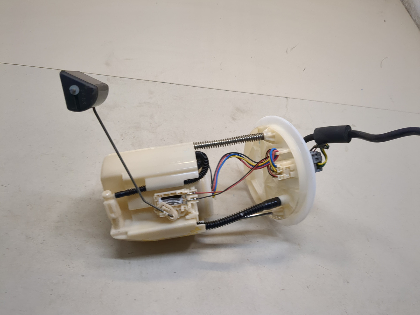 Насос топливный электрический