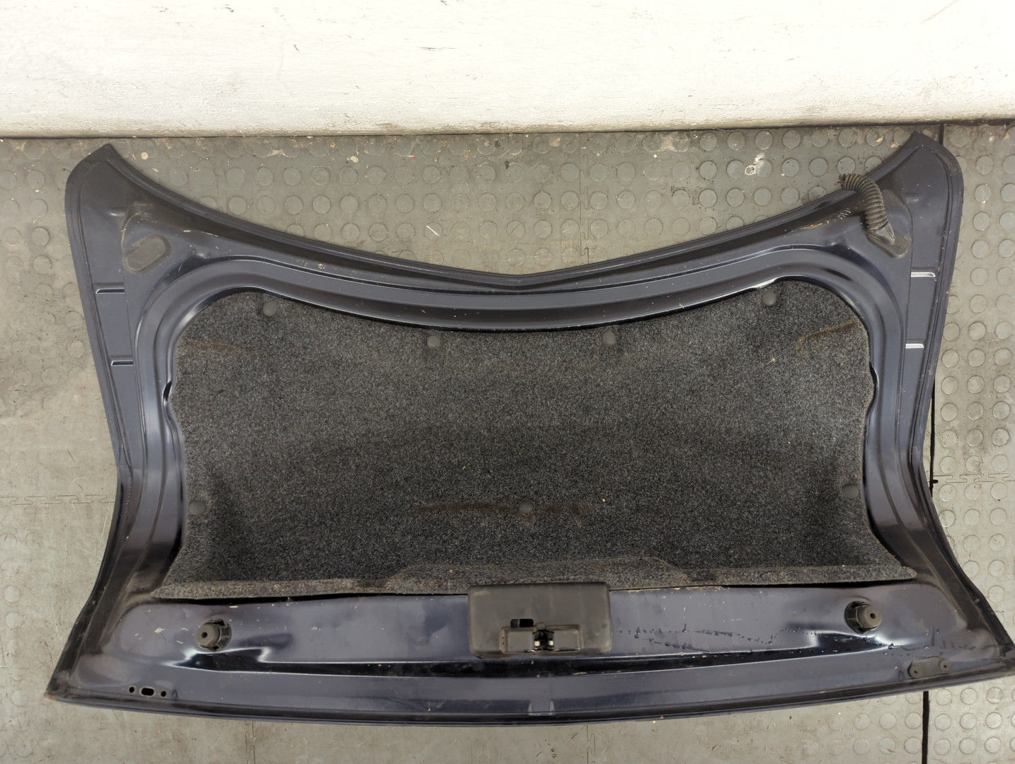 Дверь багажника