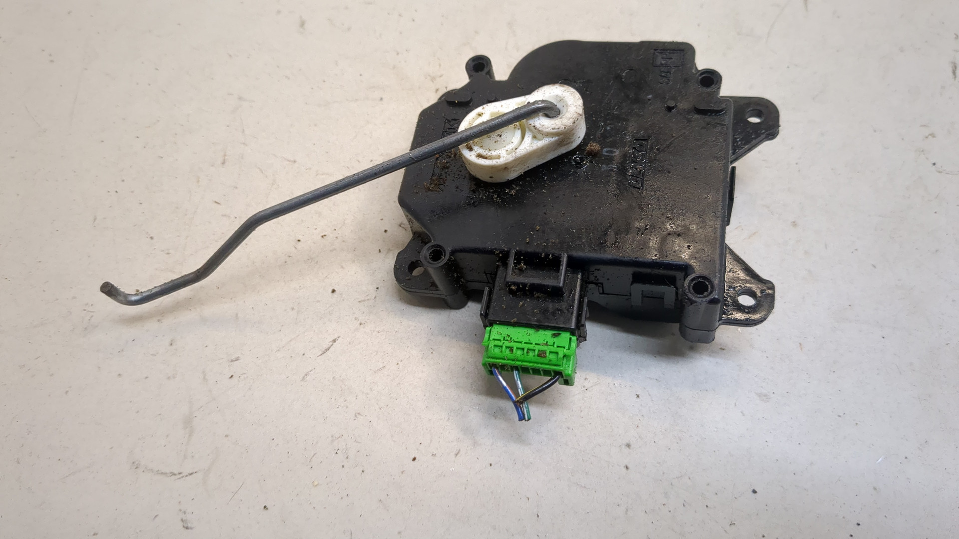 Моторчик заслонки печки