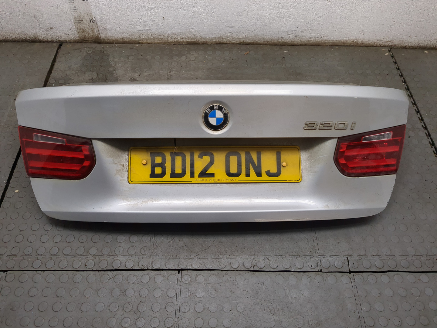 Дверь багажника