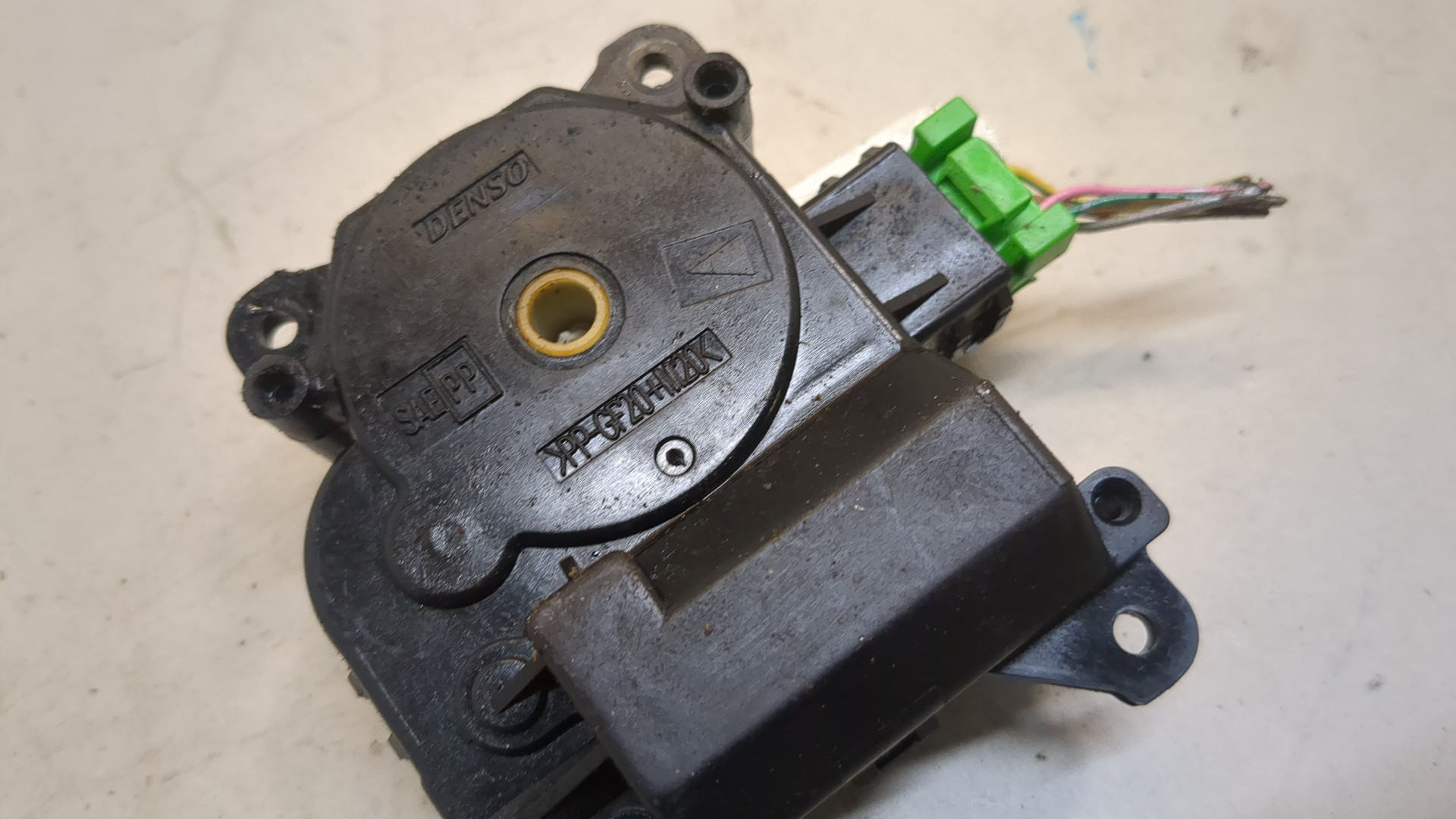 Моторчик заслонки печки