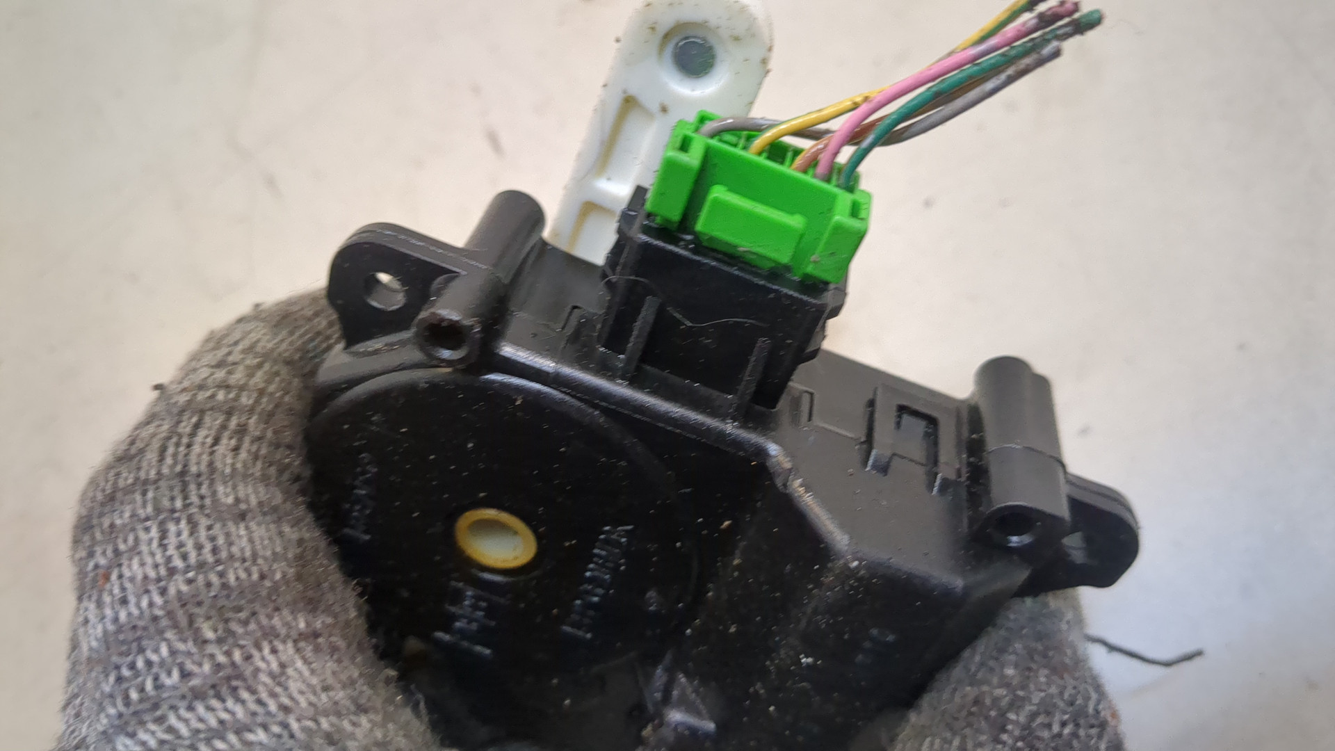 Моторчик заслонки печки